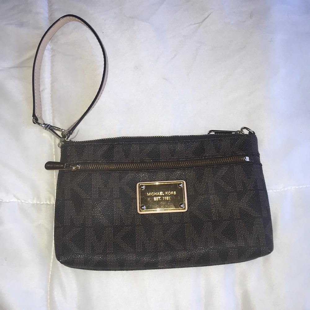 Michael Kors Wristlet